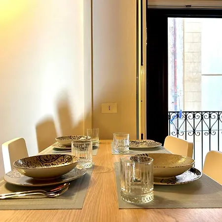 Triscele House - Corrieri *